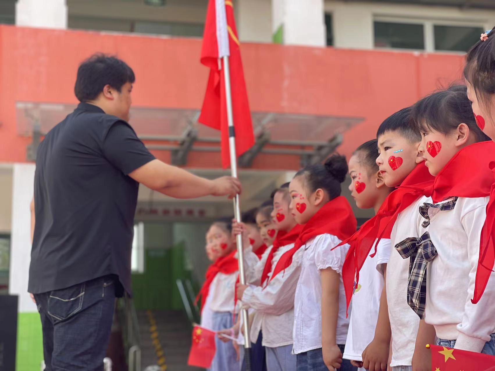 “童心向党，欢庆六一” 暨马陵山镇钟吾小学新队员入队仪式